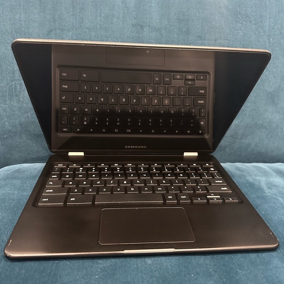 SAMSUNG Chromebook Pro
Convertible Touch Screen Laptop, 12.3 (XE510C24-K01US) - Picture 7 of 11